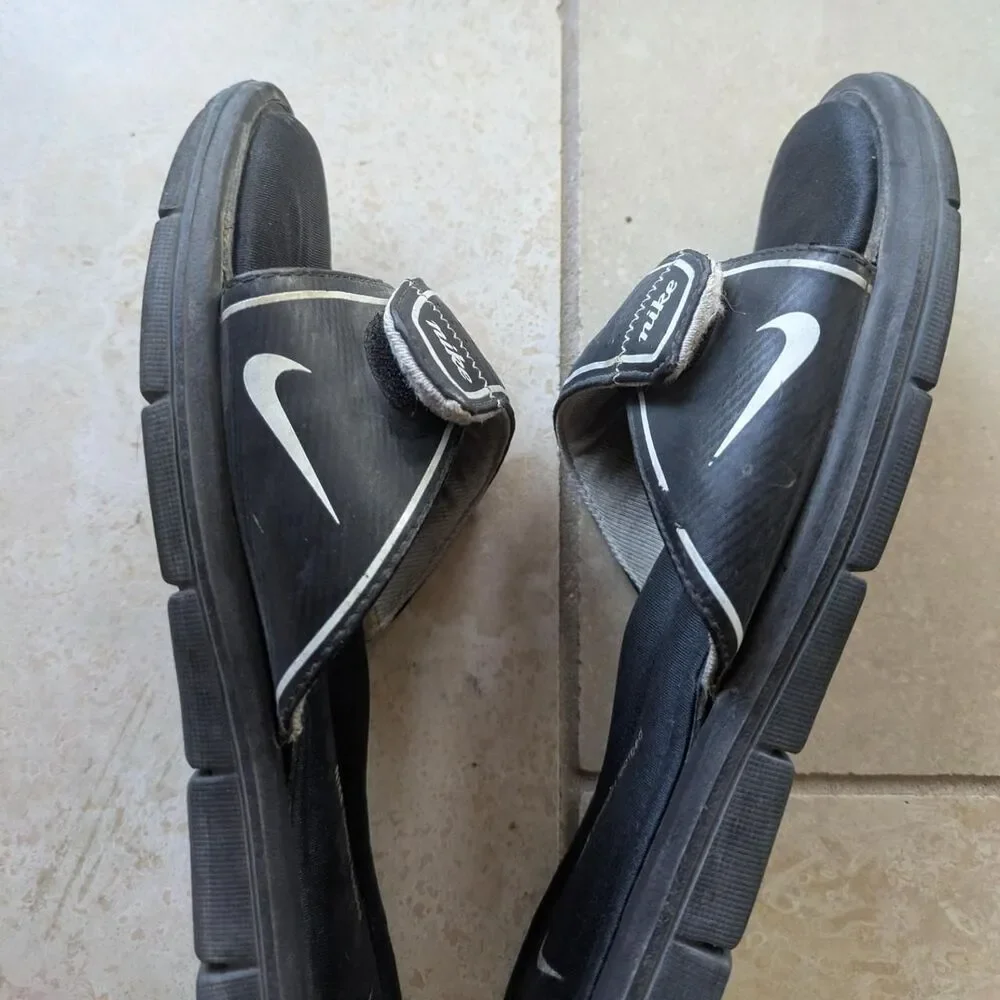Nike Women's Black and White Slides